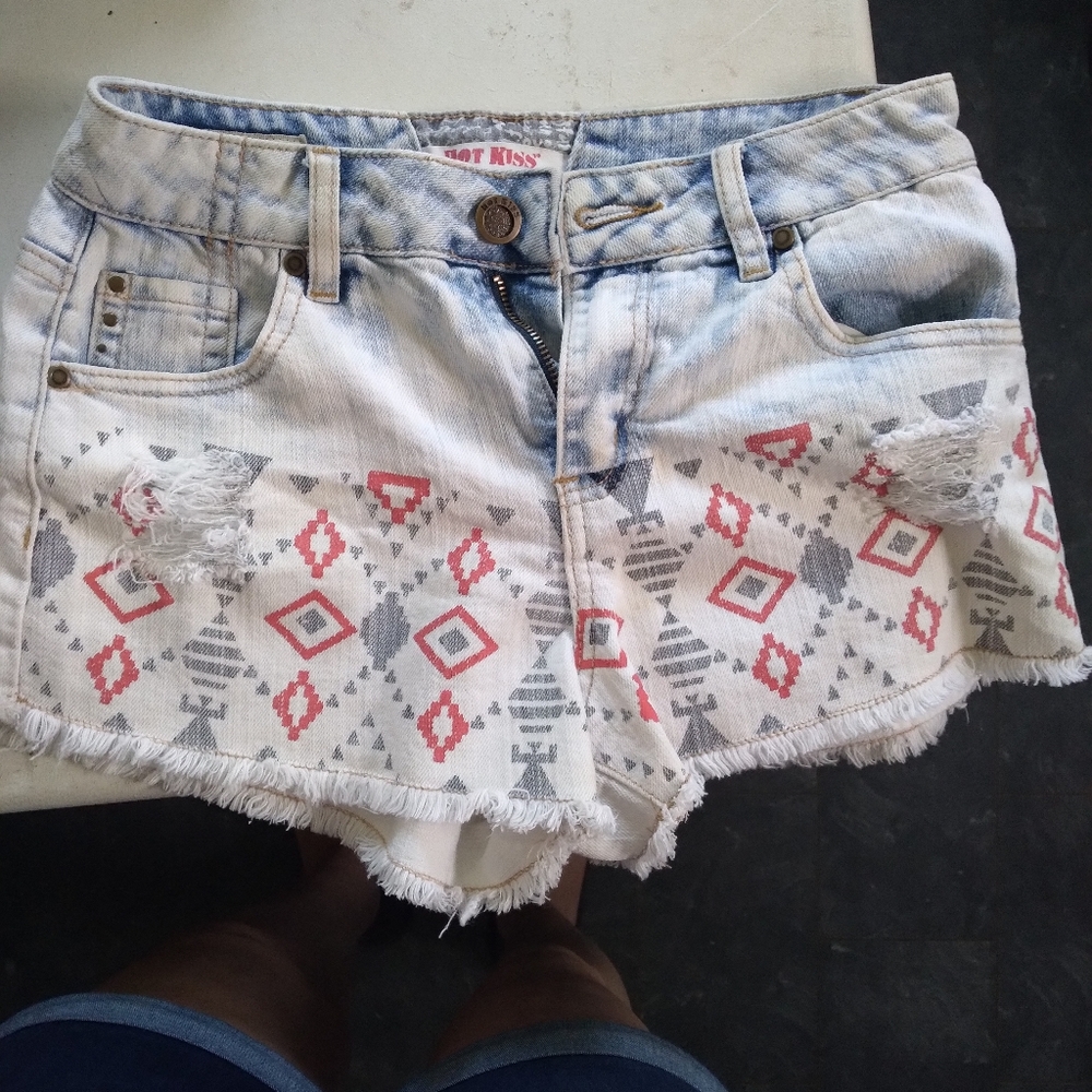 Size 4 hot kiss shorts